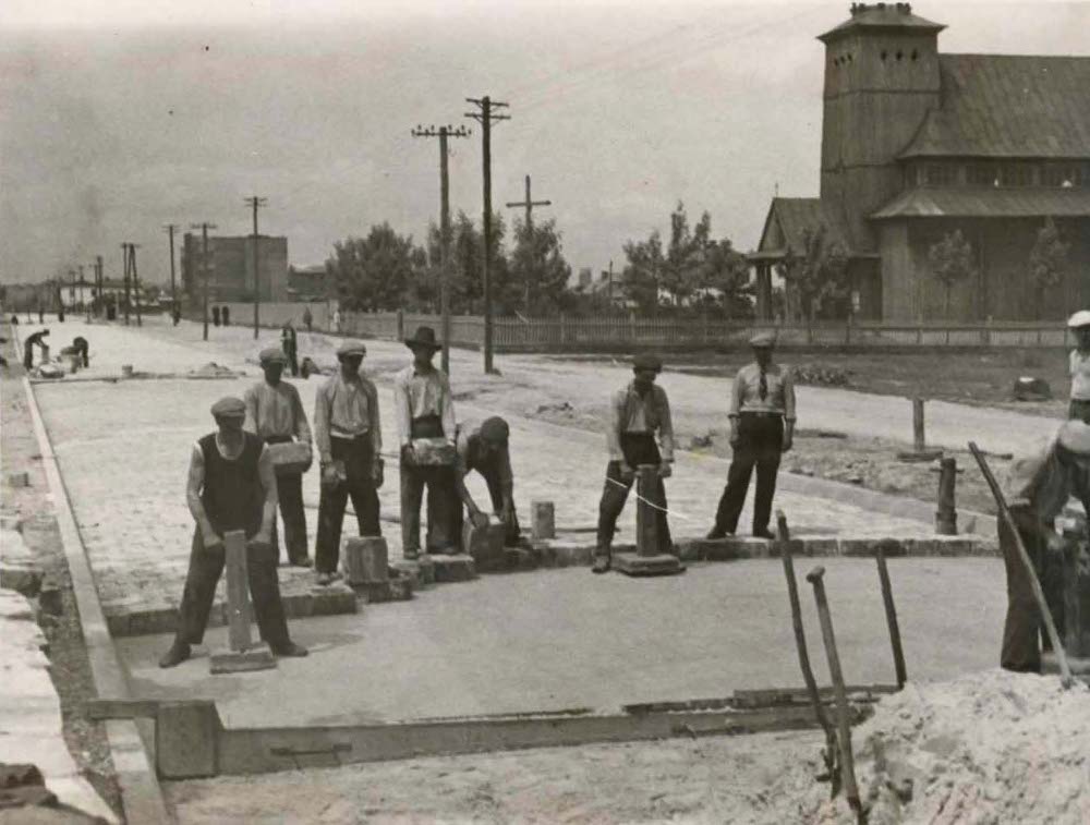 Nie ma targu na Placu Bychawskim, nie ma również Placu Bychawskiego - jest za to ulica Bychawska w czasie brukowania.